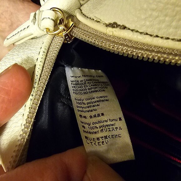 Tommy Hilfiger White Crossbody Bag With Adjustable Strap - Picture 6 of 6